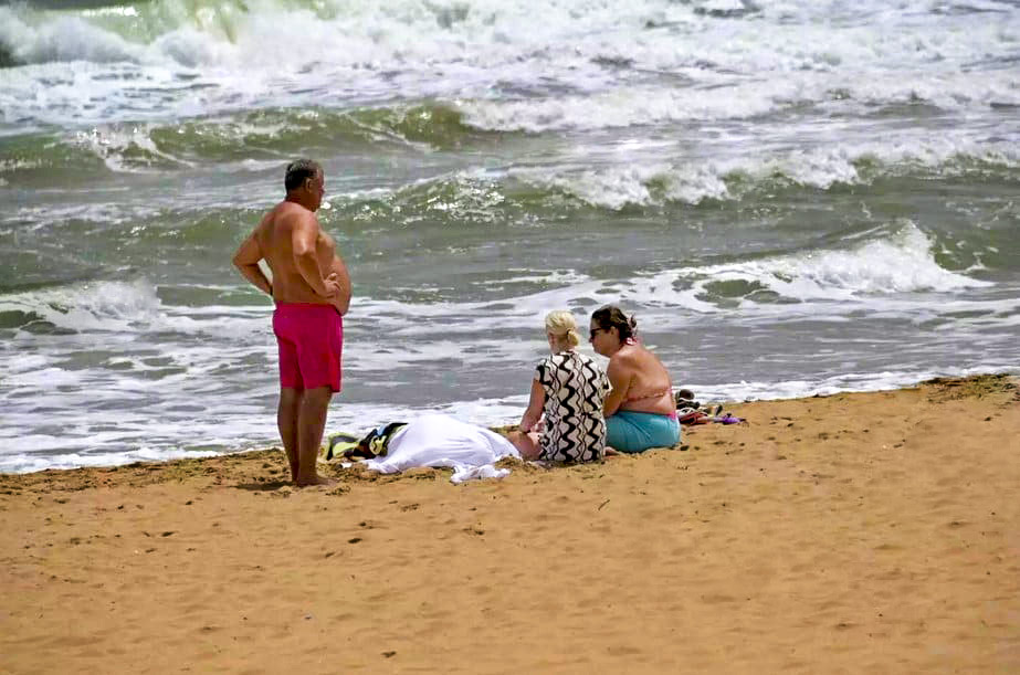Dos turistas mueren ahogados en Guardamar del Segura