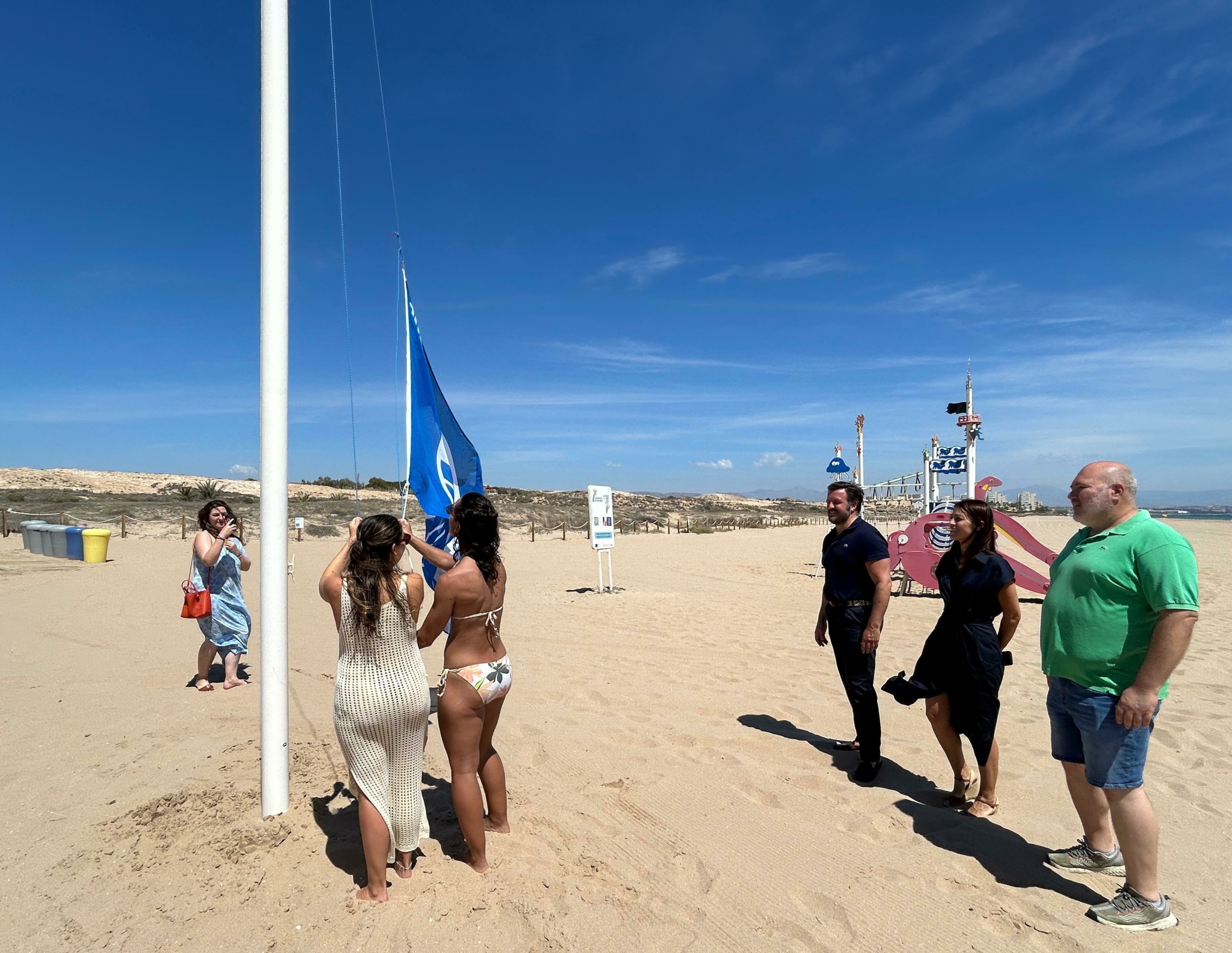 Banderas azules en las playas de Elche 2024