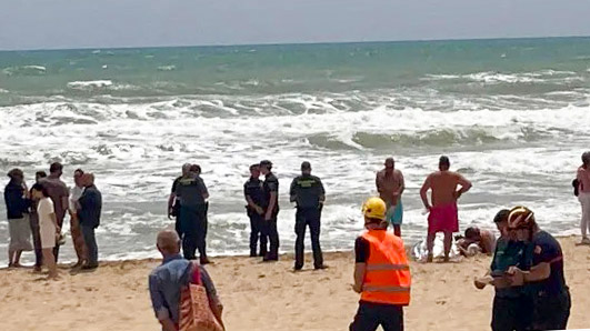 Tragedia en Guardamar del Segura: Fallece un matrimonio octogenario en la playa Centro