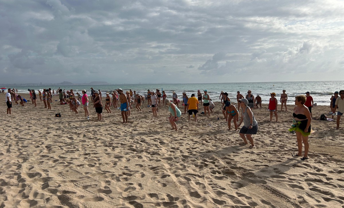 actividades deportivas en las playas de Elche