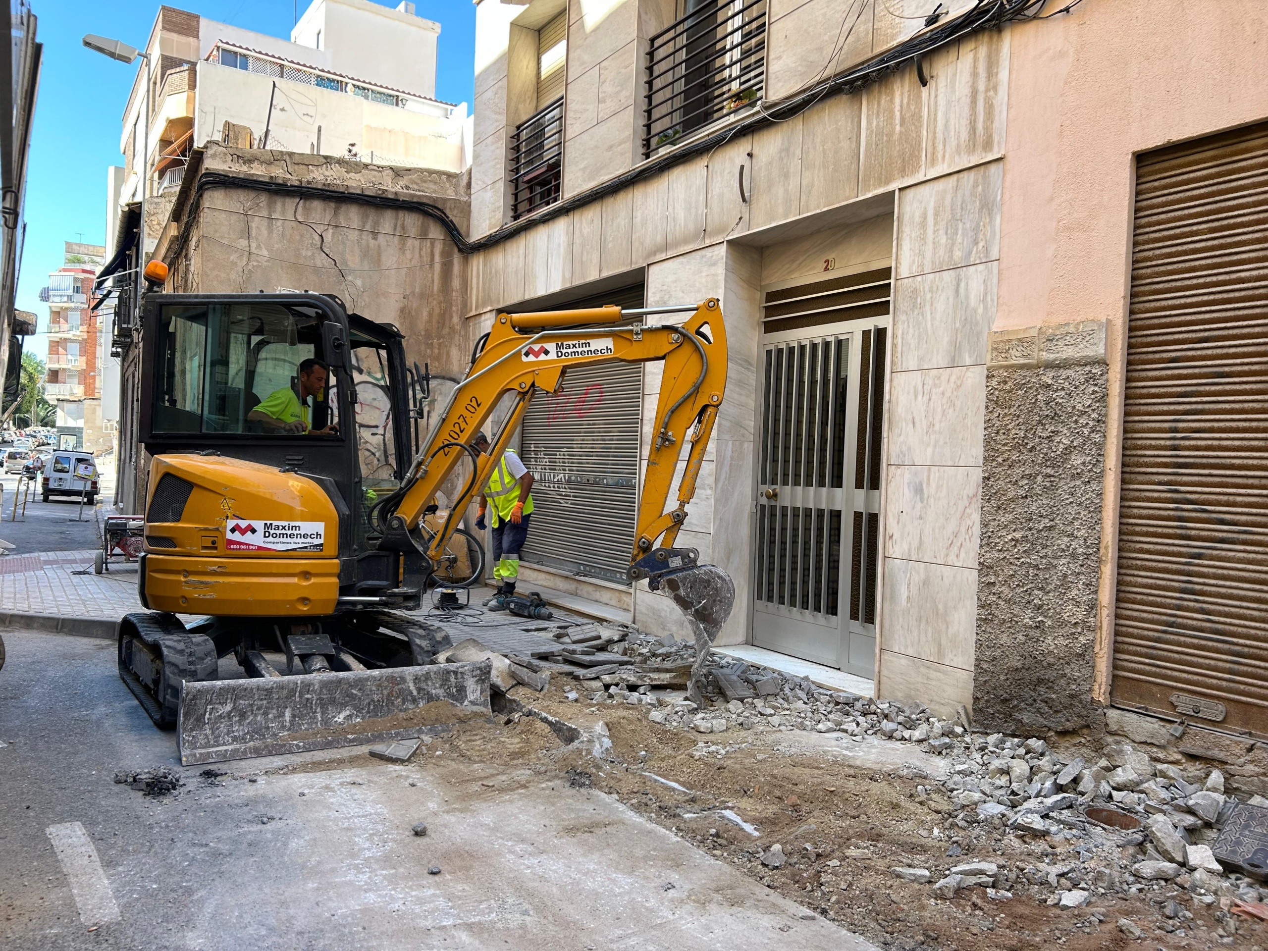 obras de renovación en la calle San José en Elche