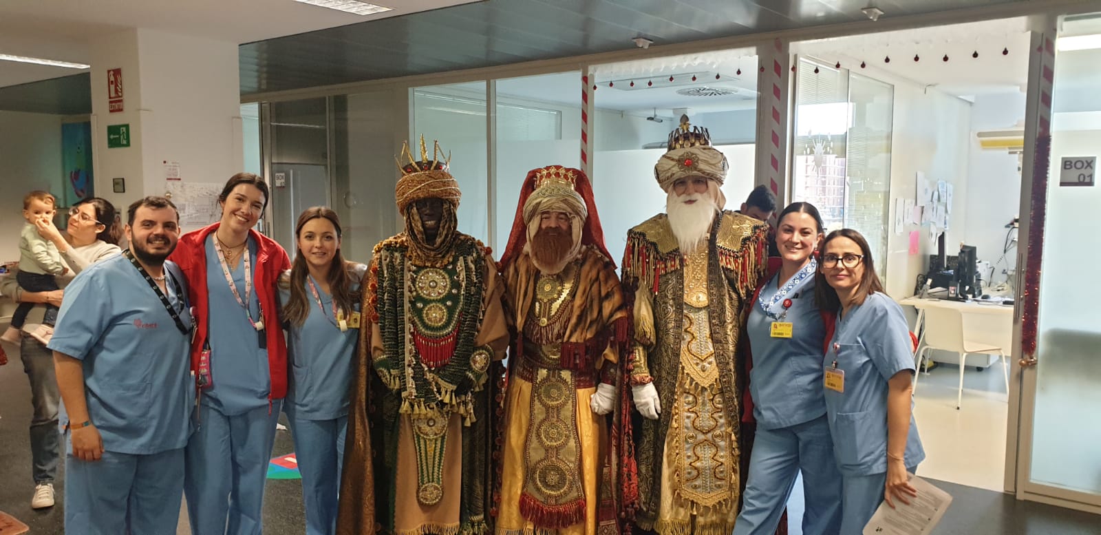 Reyes Magos visitan el Hospital Universitario del Vinalopó