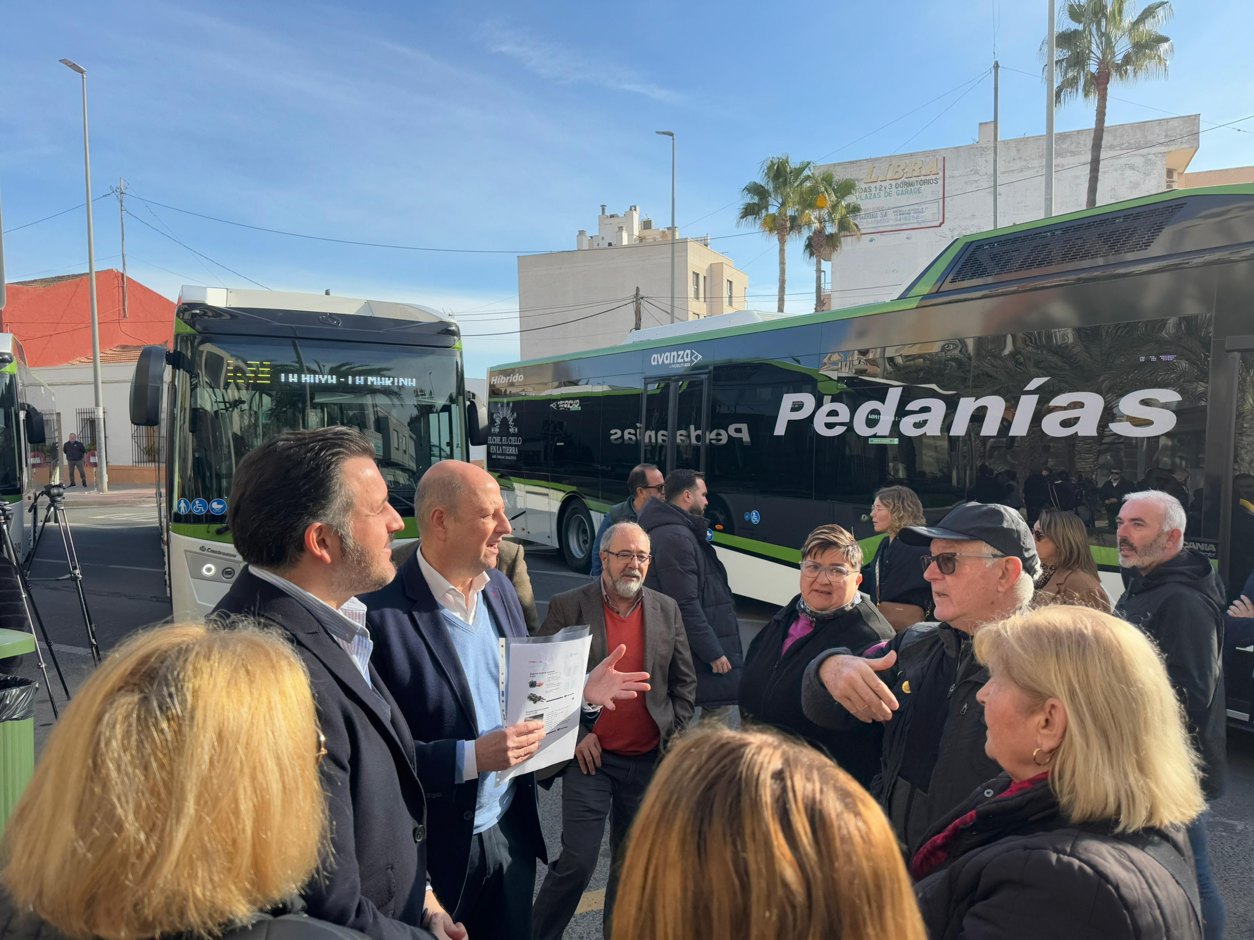 autobuses híbridos conectan pedanías con el casco urbano de Elche