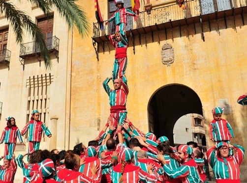 Elche regula actividades eventuales en la vía pública y apoya a AMACMEC